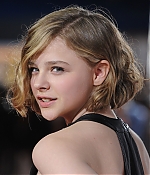 chloemoretzfancom063.jpg