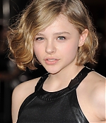 chloemoretzfancom065.jpg
