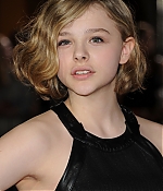 chloemoretzfancom068.jpg
