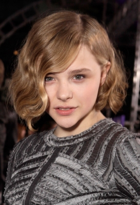 chloemoretzfancom016.jpg