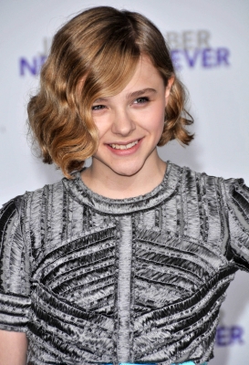 chloemoretzfancom065.jpg