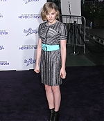 chloemoretzfancom020.jpg