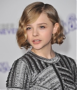 chloemoretzfancom026.jpg