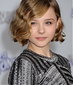 chloemoretzfancom029.jpg