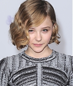chloemoretzfancom031.jpg