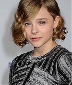 chloemoretzfancom032.jpg