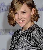 chloemoretzfancom035.jpg