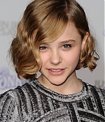 chloemoretzfancom051.jpg