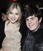 chloemoretzfancom002.jpg