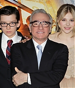 chloemoretzfancom020.jpg