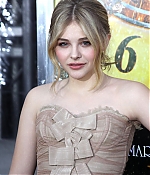 chloemoretzfancom025.jpg
