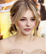 chloemoretzfancom043.jpg
