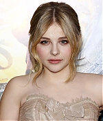 chloemoretzfancom048.jpg