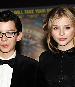 chloemoretzfancom020.jpg