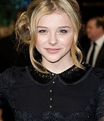chloemoretzfancom031.jpg