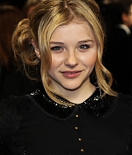 chloemoretzfancom052.jpg