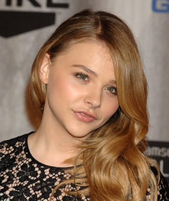 chloemoretzfancom019.JPG