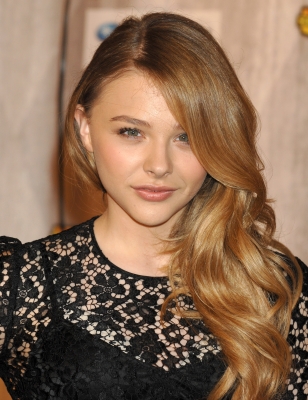 chloemoretzfancom026.JPG