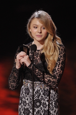 chloemoretzfancom086.jpg