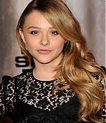 chloemoretzfancom007.jpg