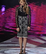 chloemoretzfancom059.jpg