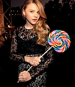 chloemoretzfancom080.jpg