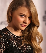 chloemoretzfancom083.jpg