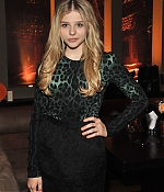 chloemoretzfancom006.jpg
