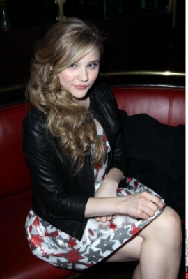 Click to view full size image
==============
chloemoretzfancom001.jpg chloemoretzfancom001.jpg