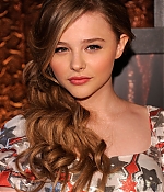 chloemoretzfancom041.jpg