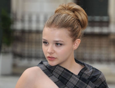 chloemoretzfancom016.jpg