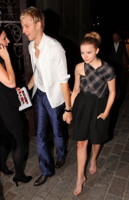 chloemoretzfancom033.jpg