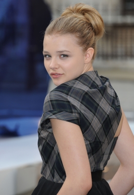 chloemoretzfancom044.jpg