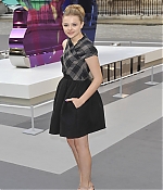 chloemoretzfancom017.jpg