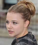 chloemoretzfancom048.jpg