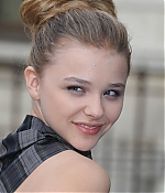 Filename=chloemoretzfancom088.jpg
Filesize=323KiB
Dimensions=1770x2681
Date added=Nov 02, 2011 chloemoretzfancom088.jpg