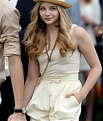 chloemoretzfancom009.jpg