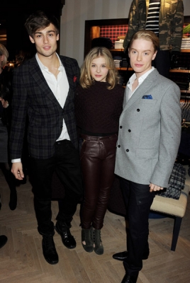 Click to view full size image
==============
chloemoretzfancom005.jpg chloemoretzfancom005.jpg