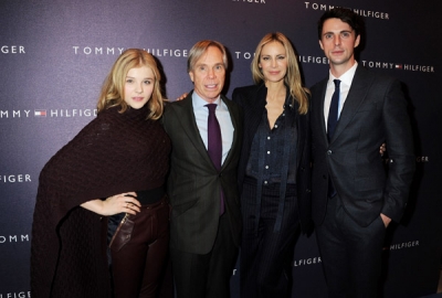 chloemoretzfancom008.jpg