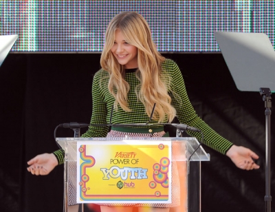 chloemoretzfancom065.jpg