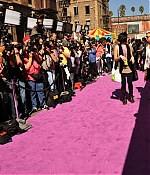 chloemoretzfancom021.jpg