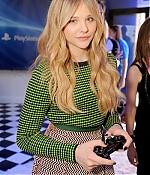chloemoretzfancom038.jpg