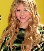 chloemoretzfancom104.jpg