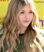 chloemoretzfancom127.jpg