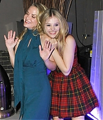 chloemoretzfancom011.jpg