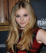 chloemoretzfancom012.jpg