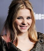 chloemoretzfancom28.jpg