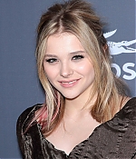 chloemoretzfancom73.JPG