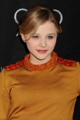 chloemoretzfancom035.jpg