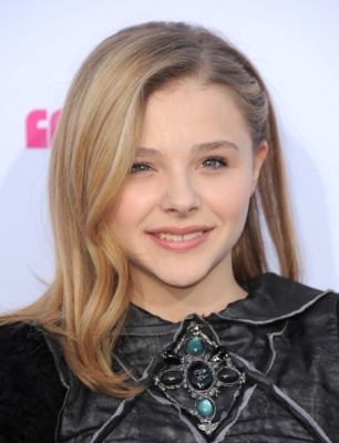 chloemoretzfancom055.jpg
